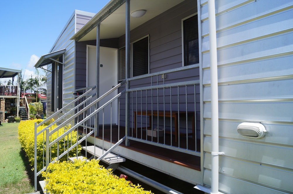 Tin Can Bay's Sleepy Lagoon Motel 23/42