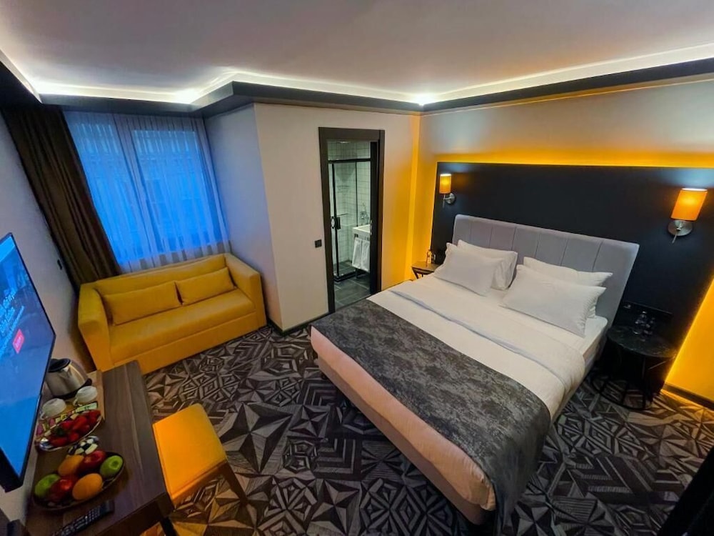 Weingart Hotel 23/52