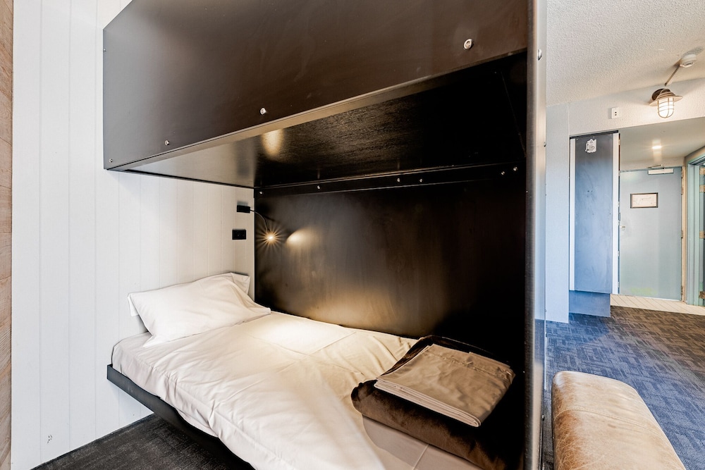 Bunk Backpackers Surfers Paradise Hostel 11/76