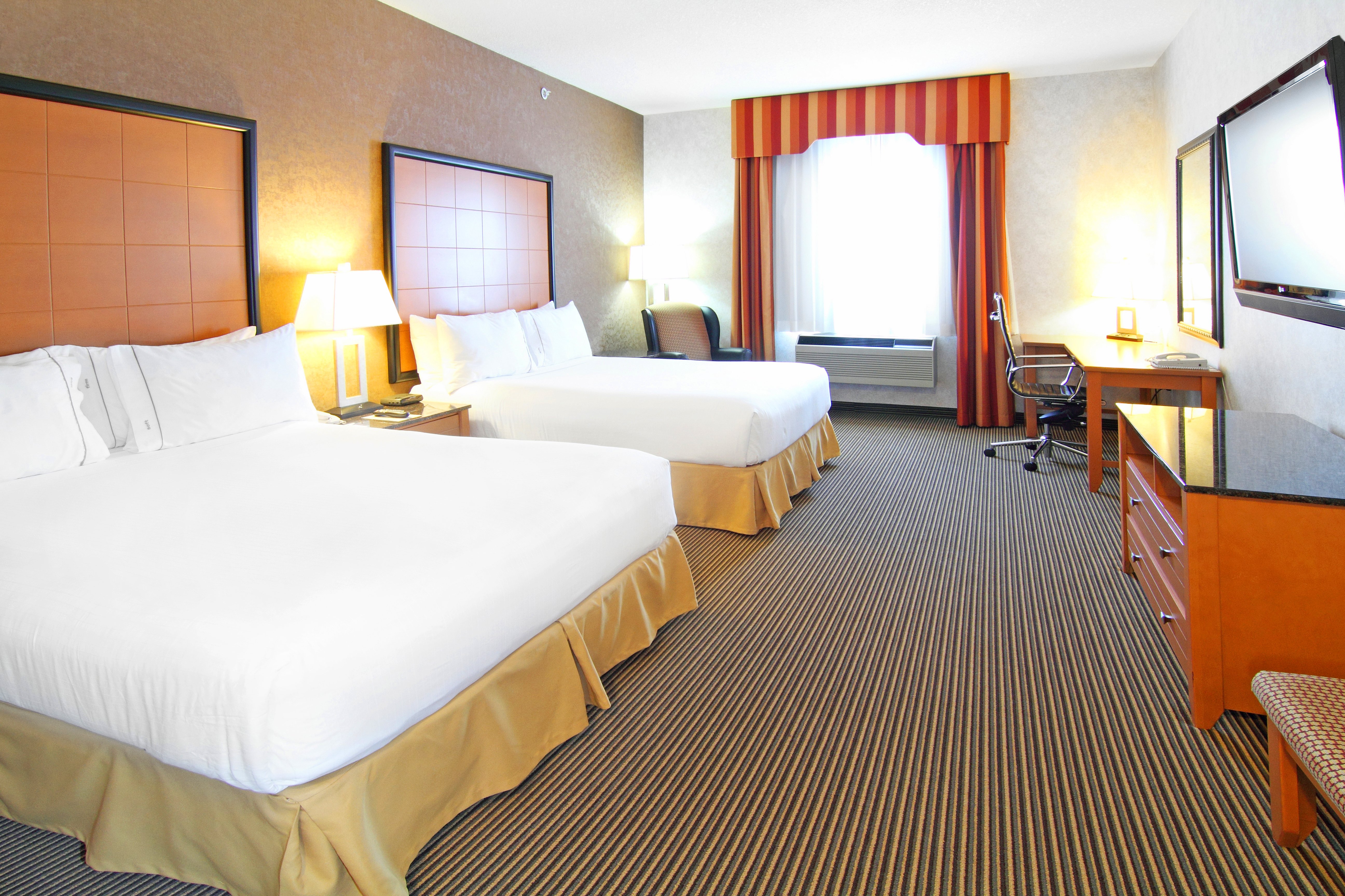 Holiday Inn Express Hotel Suites Calgary South Macleod Trail S 34/73