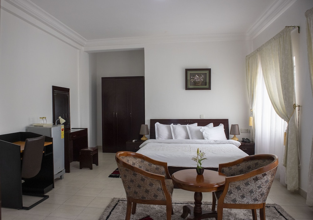 His Majestys Hotel 14/37