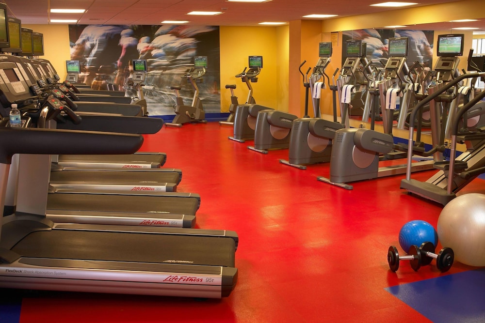 Courtyard Detroit Downtown Hotel 13/38