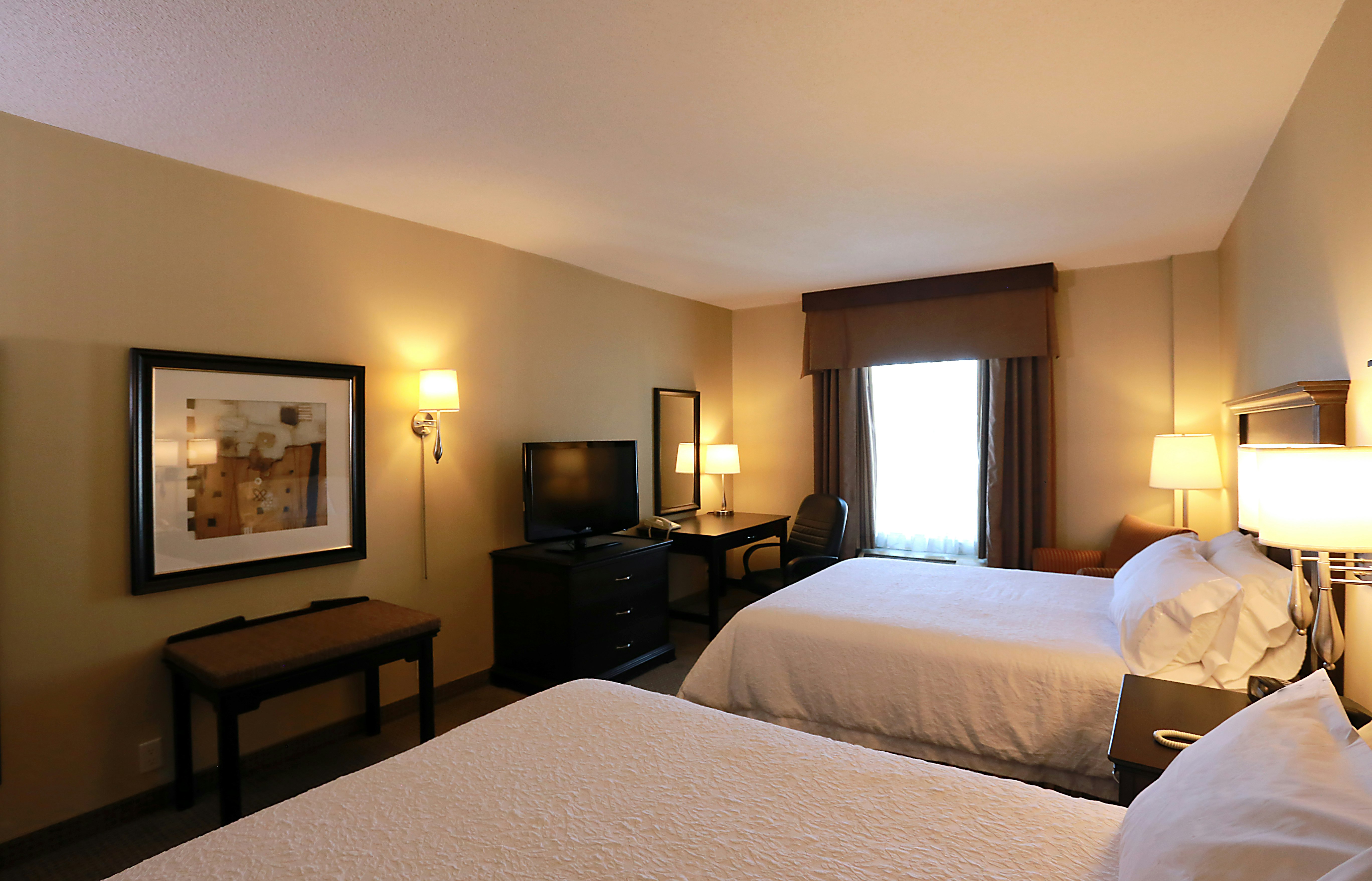 Hampton Inn and Suites by Hilton Laval 20/71
