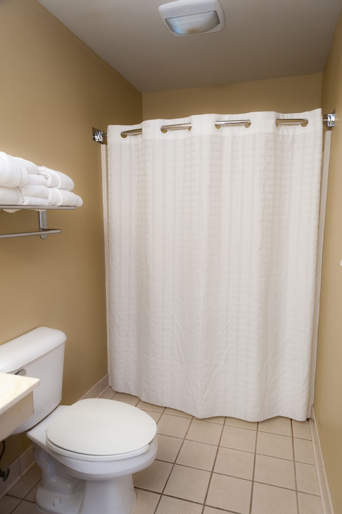 Country Inn Suites By Radisson Milwaukee Airport Wi 15/50