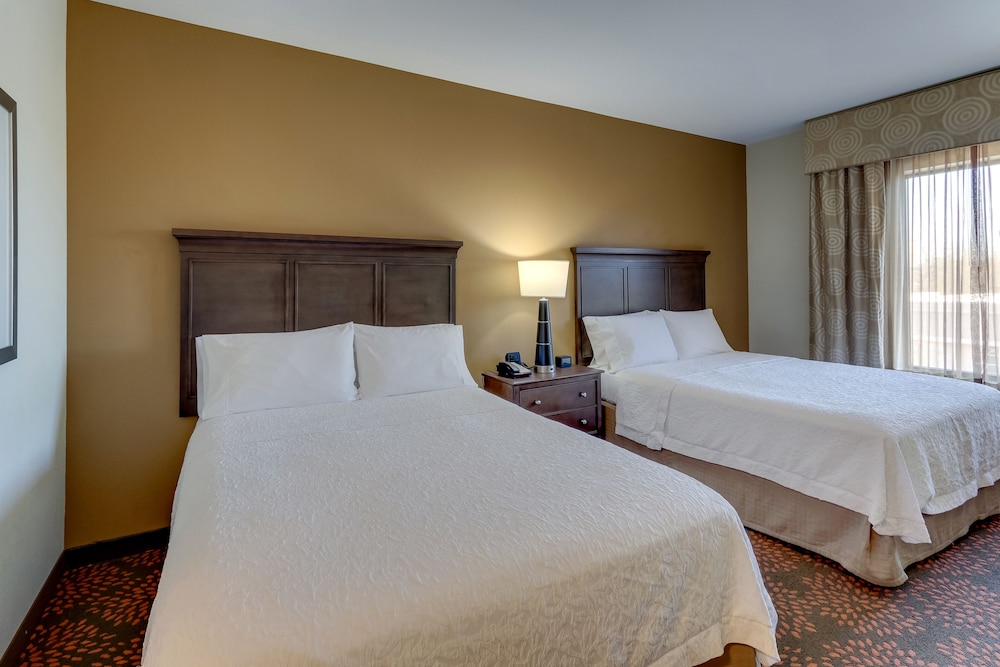Hampton Inn & Suites Hartsville 24/76