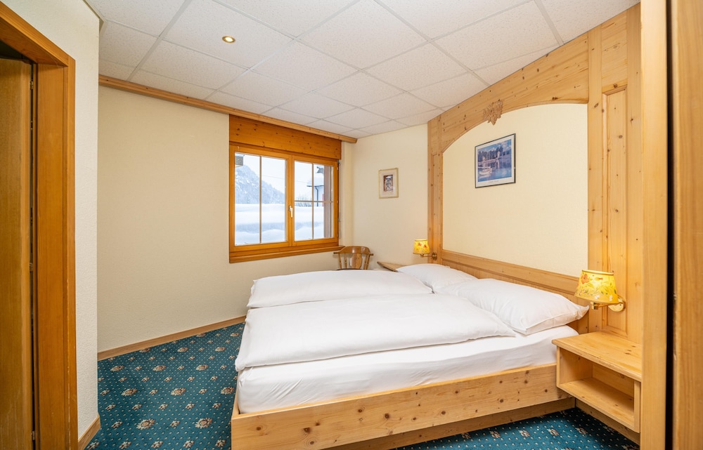 Grichting Hotel & Serviced Apartments 15/65