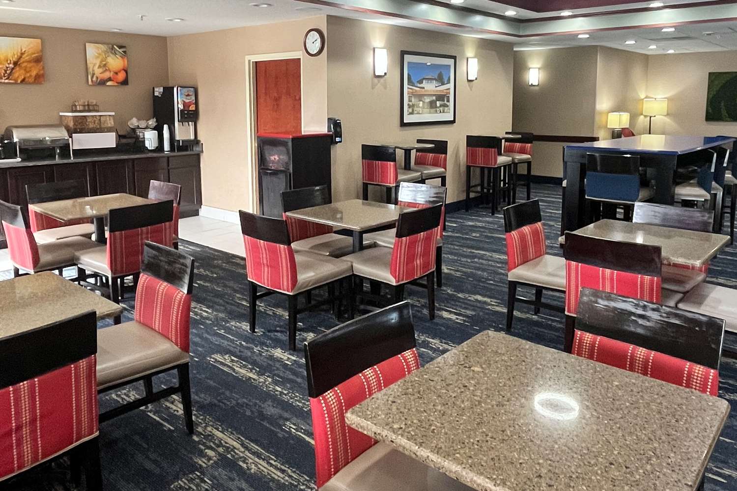 Comfort Inn & Suites Jackson North 7/12
