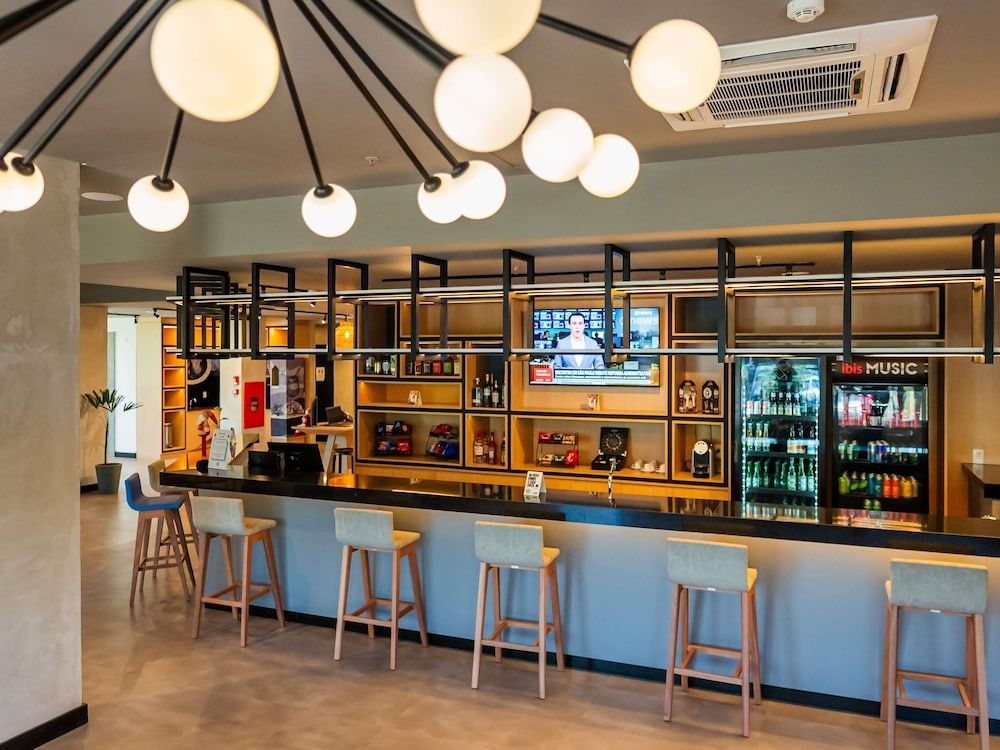 Ibis Porto Alegre Assis Brasil 56/74