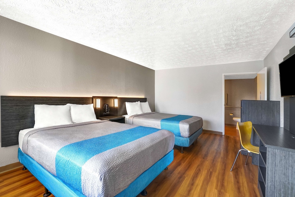 Motel6 Lexington, KY - East I-75 29/42