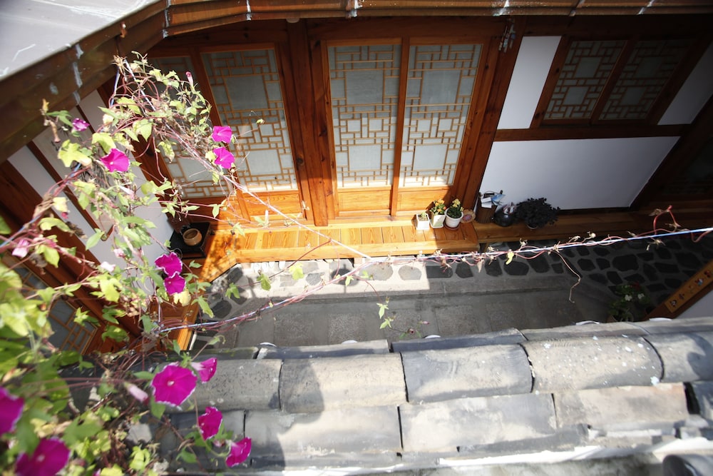 Inwoo House 38/41