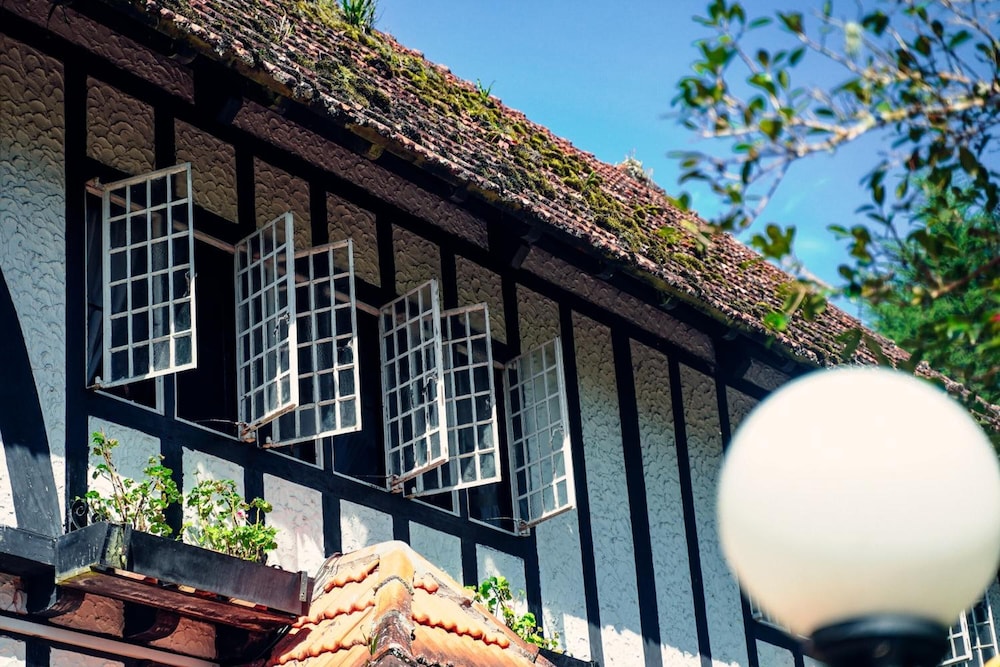 THE SMOKEHOUSE HOTEL 8/50