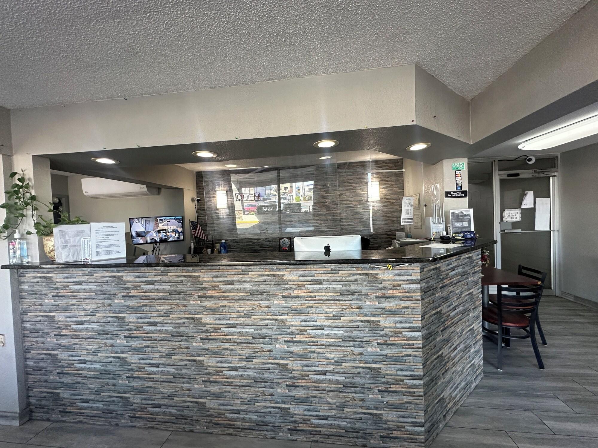 Executive Inn 8/41