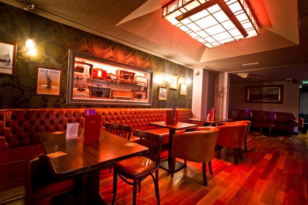 The Boutique 29/37