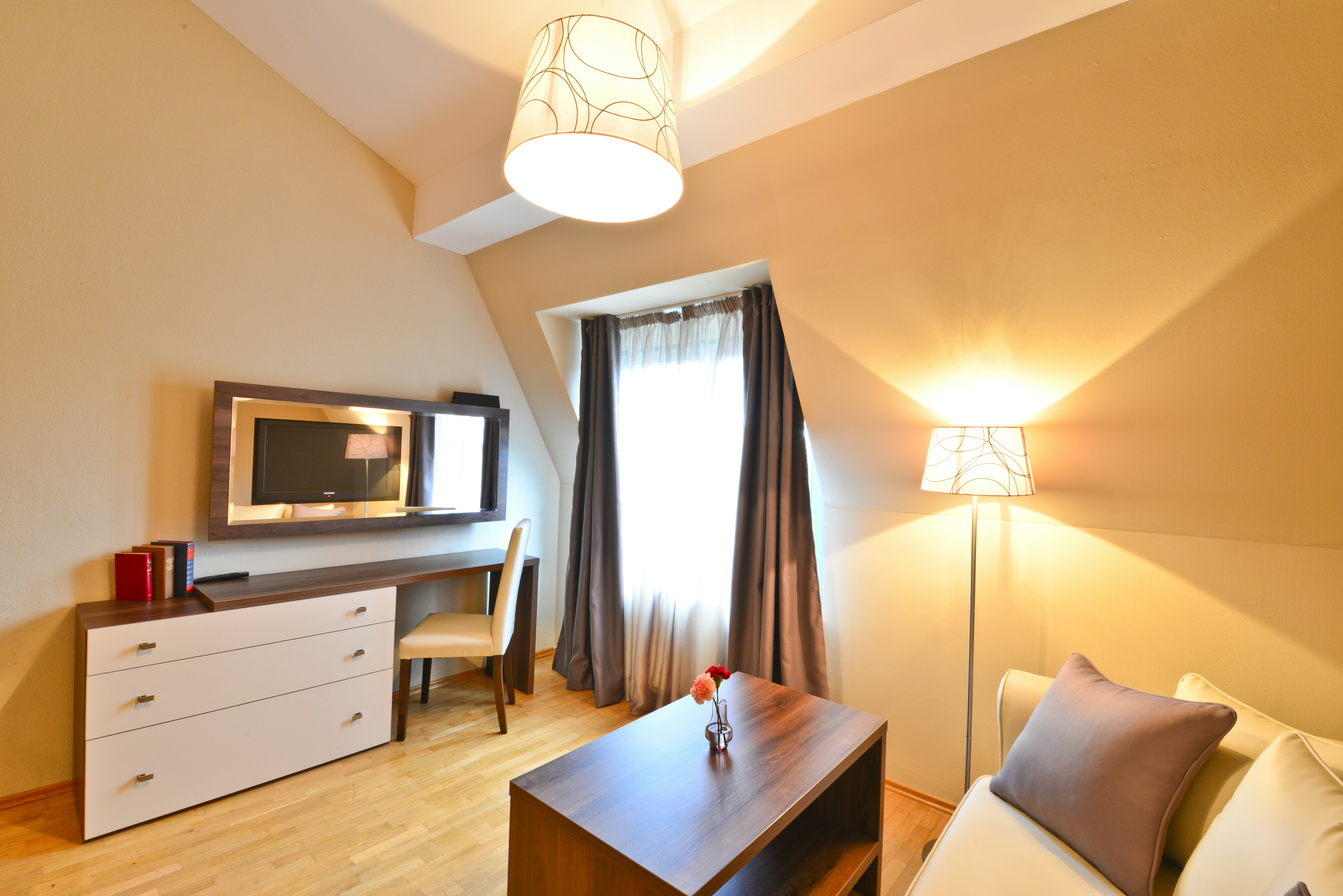 Empress Boutique Hotel 40/65