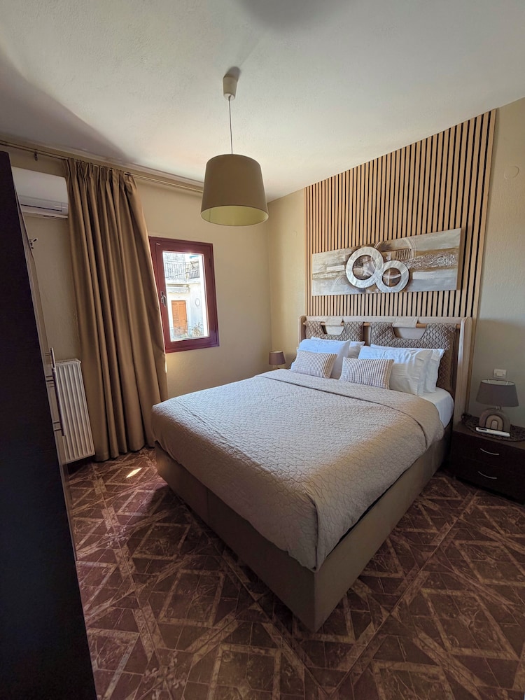Kensho Skiathos Apartments 11/50