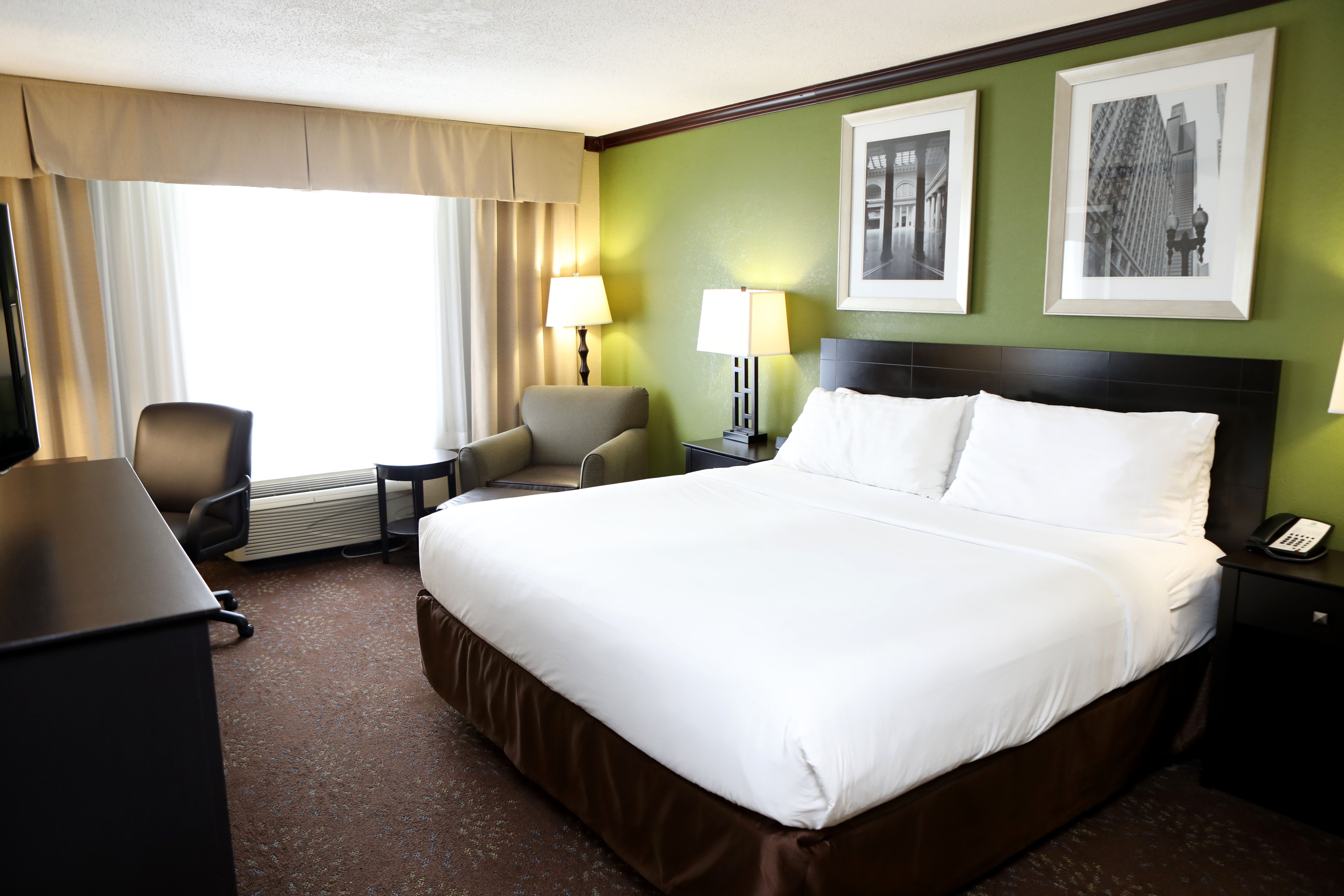 HOLIDAY INN CHICAGO OAKBROOK 20/63