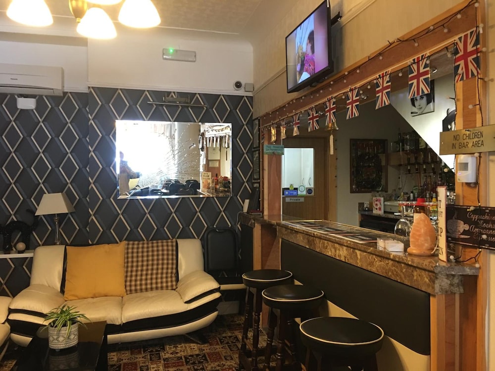 Glenheath Hotel 31/49