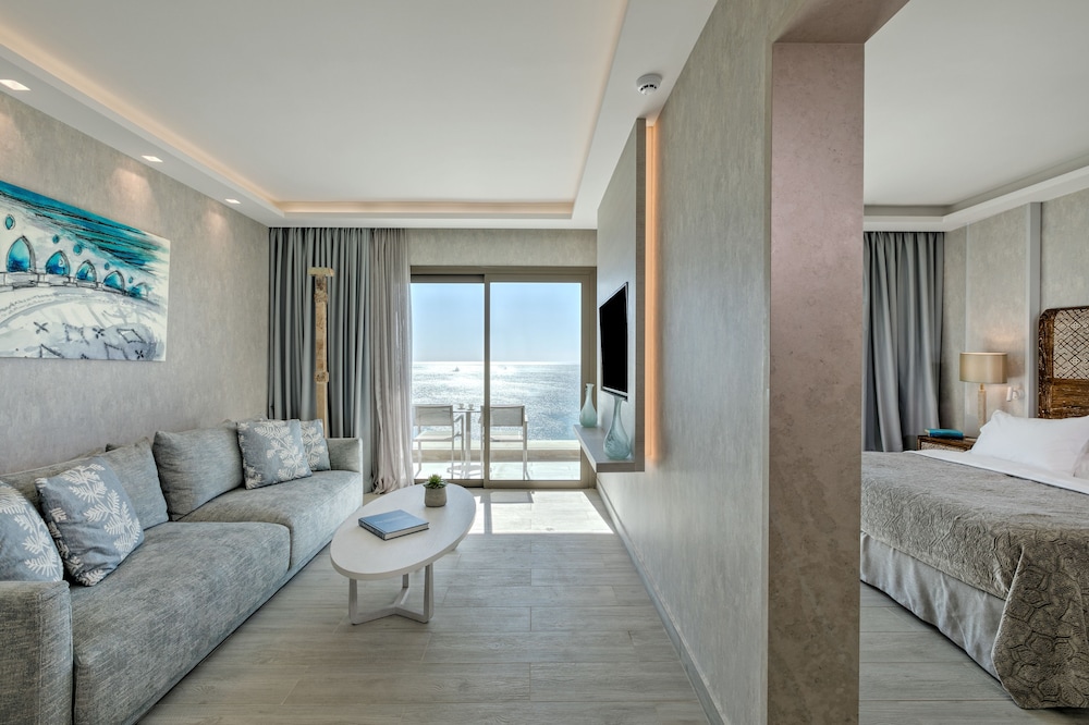 Amada Colossos Resort 40/75