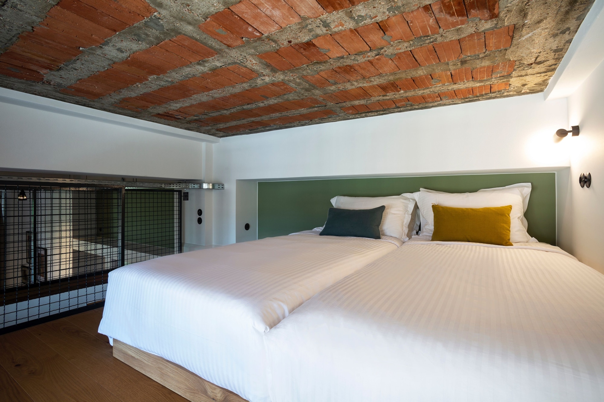 DESIGN, APARTMENT, MULTIPLE BEDS