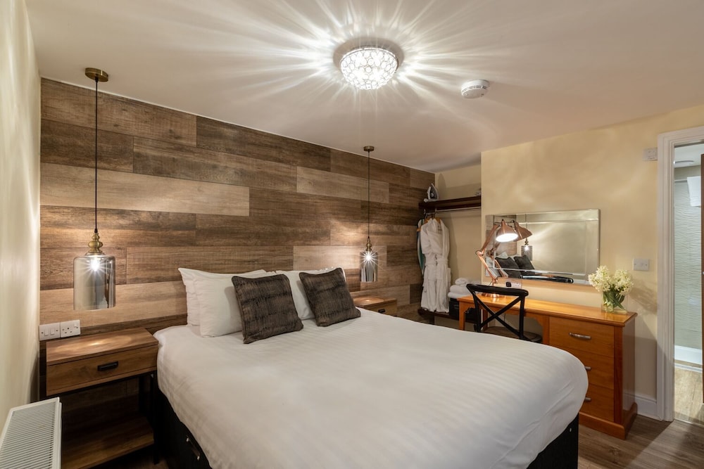 Lakes Hotel and Spa (ex The Burnside Hotel and Spa) 38/84