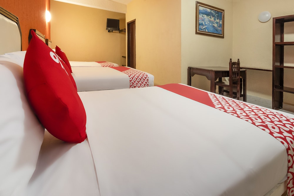 OYO Hotel Merida 32/48