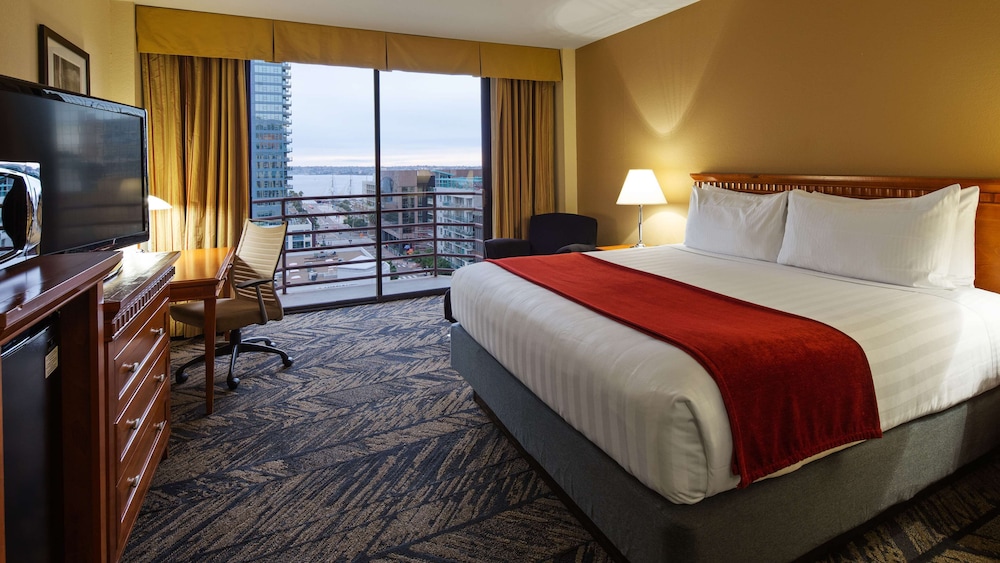 Best Western Plus Bayside Inn 17/39