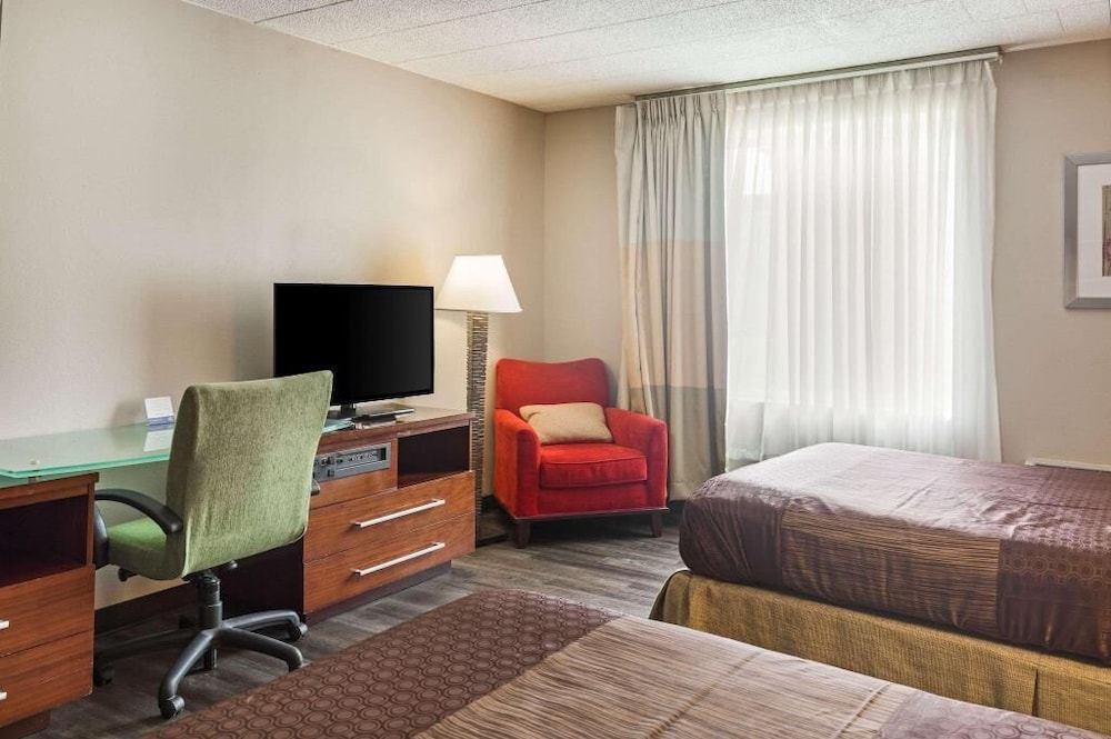 Rodeway Inn And Suites Stroudsburg - Poconos 14/20