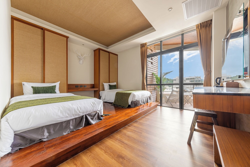 ROOM, TWIN BEDS, BALCONY