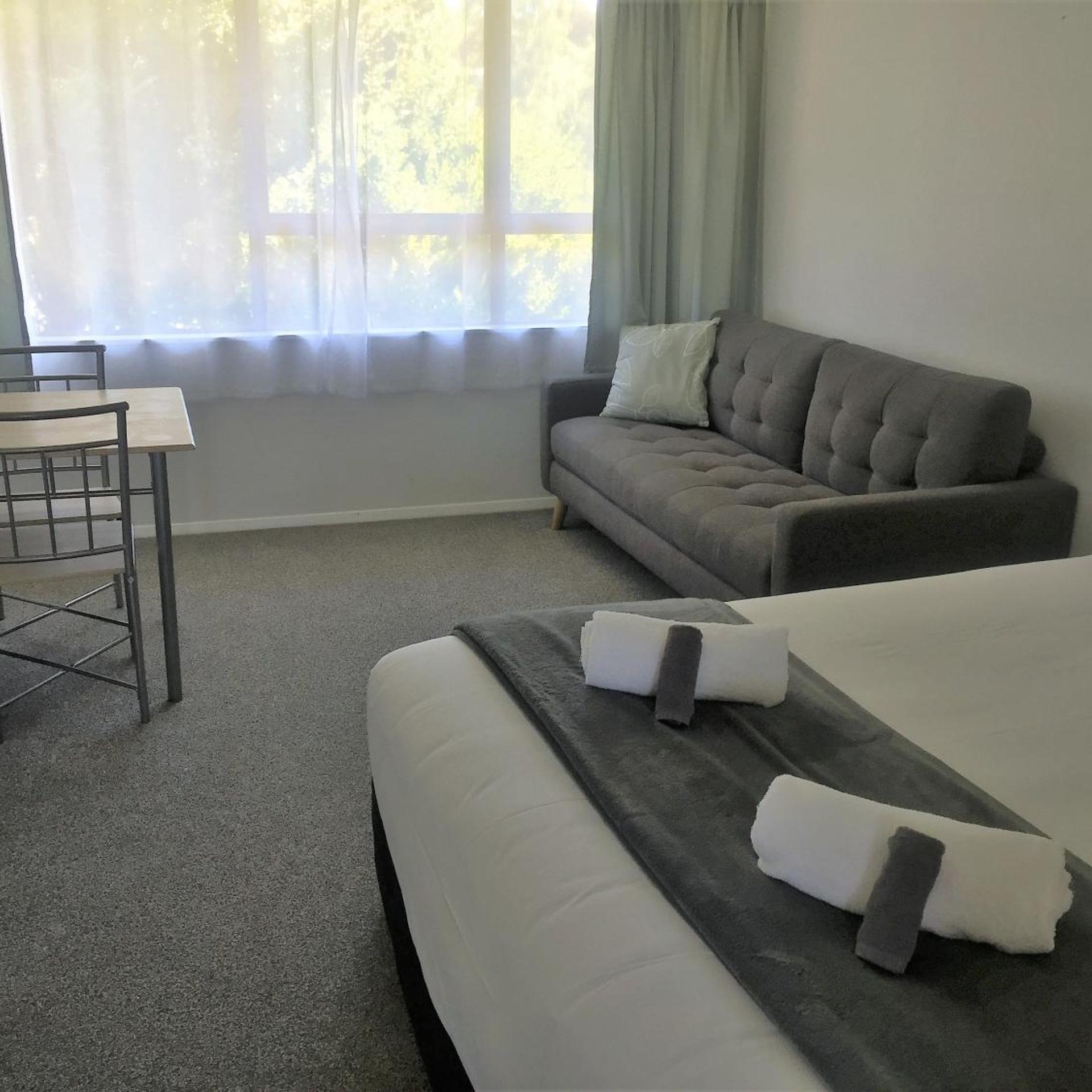 Fairway Motel & Apartments 24/50
