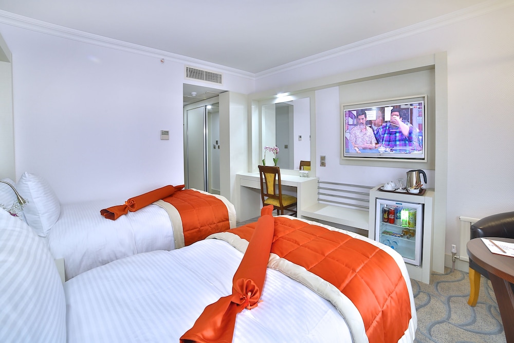 Marathon Hotel 6/39