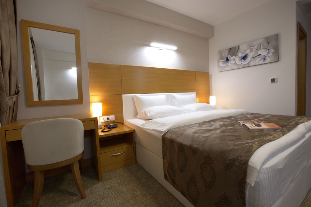 MIEN SUITES 10/29