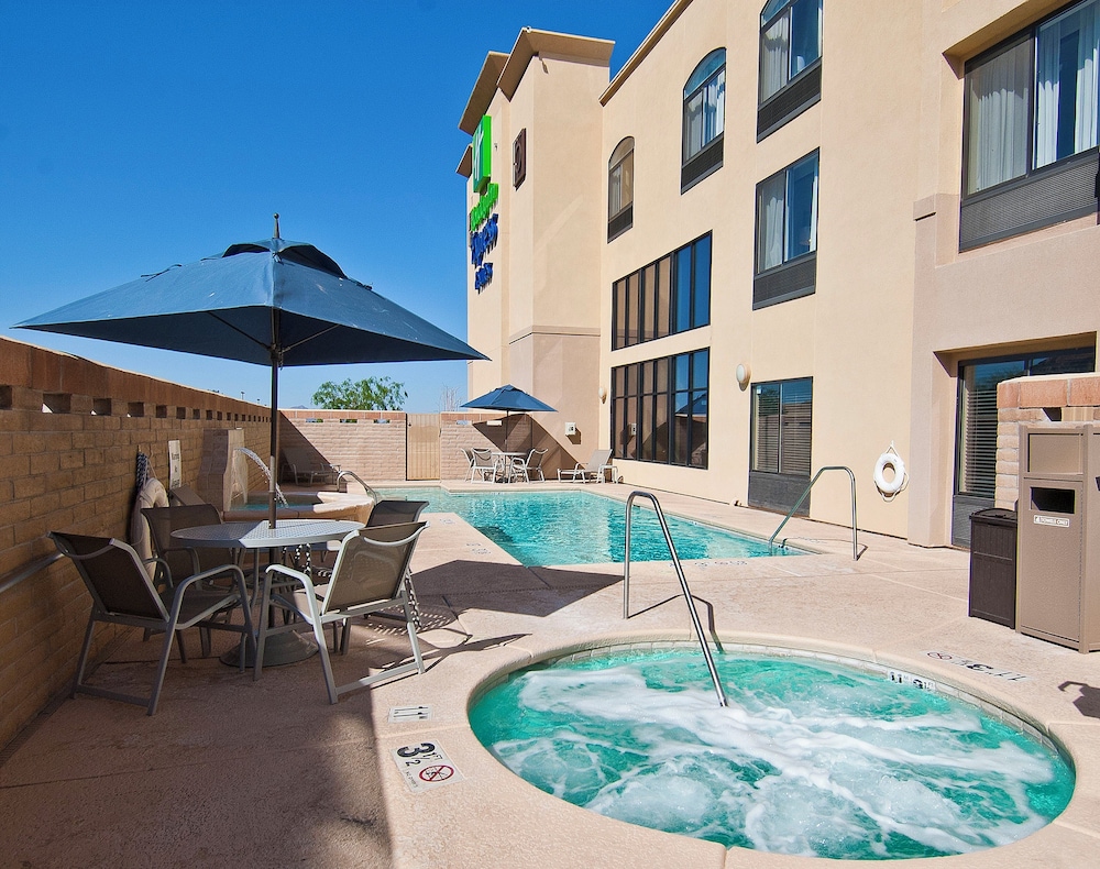 Holiday Inn Express Suites Oro Valley Tucson North Ex Wingate By Wyndham Tucson North Oro Valley 44/46