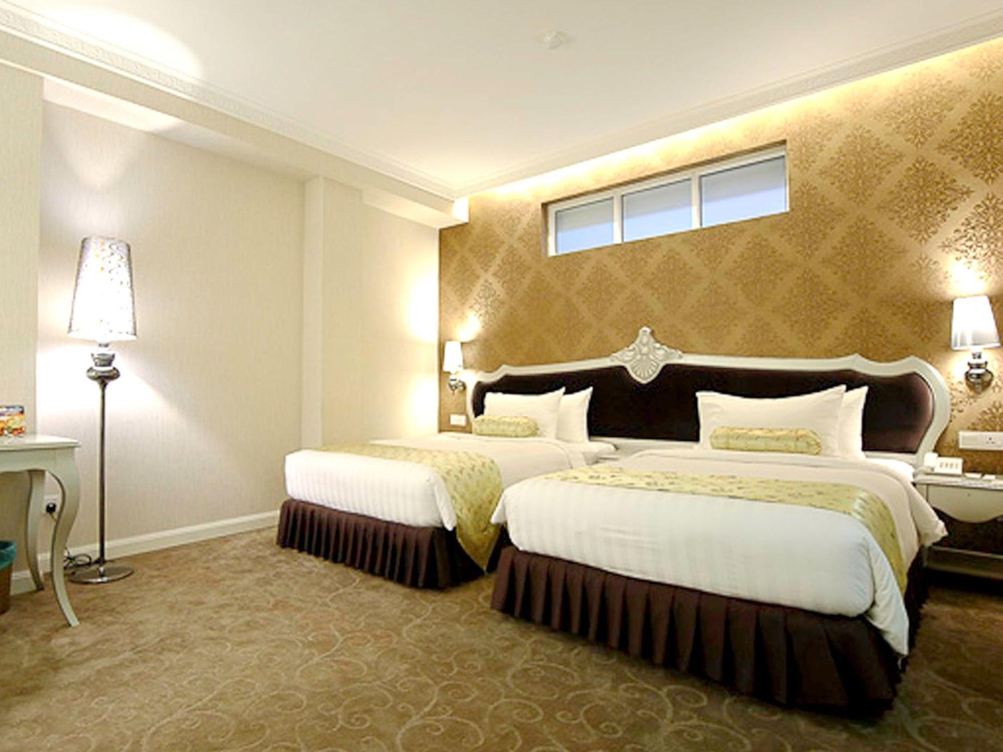 RC Hotel 12/34