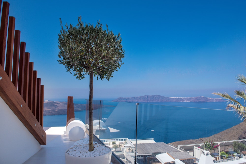 Day Dream Luxury Suites 73/81