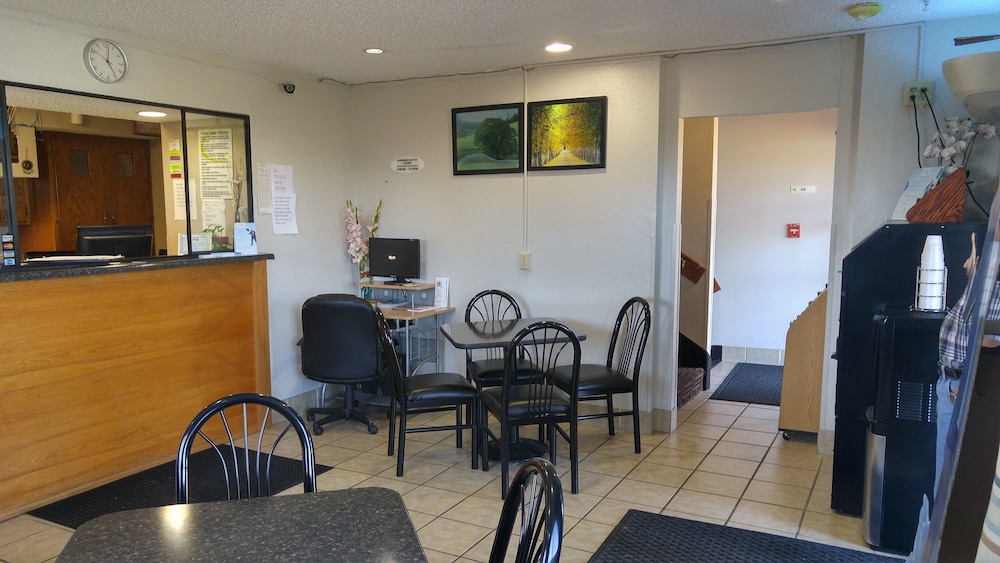 Super 8 by Wyndham Waynesboro 28/36
