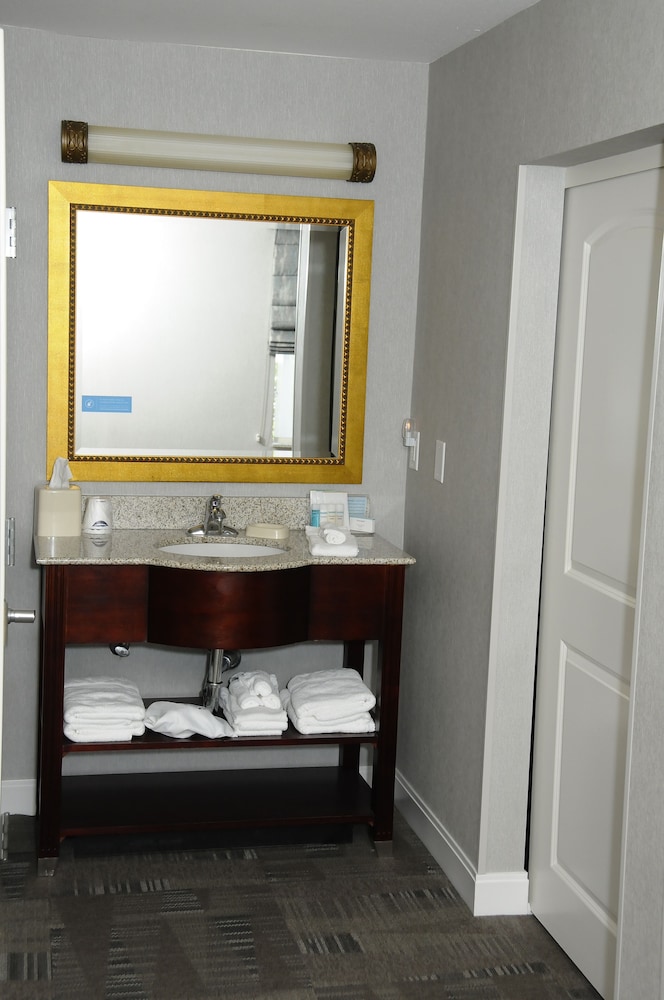 Hampton Inn Suites Redding Ca 20/55