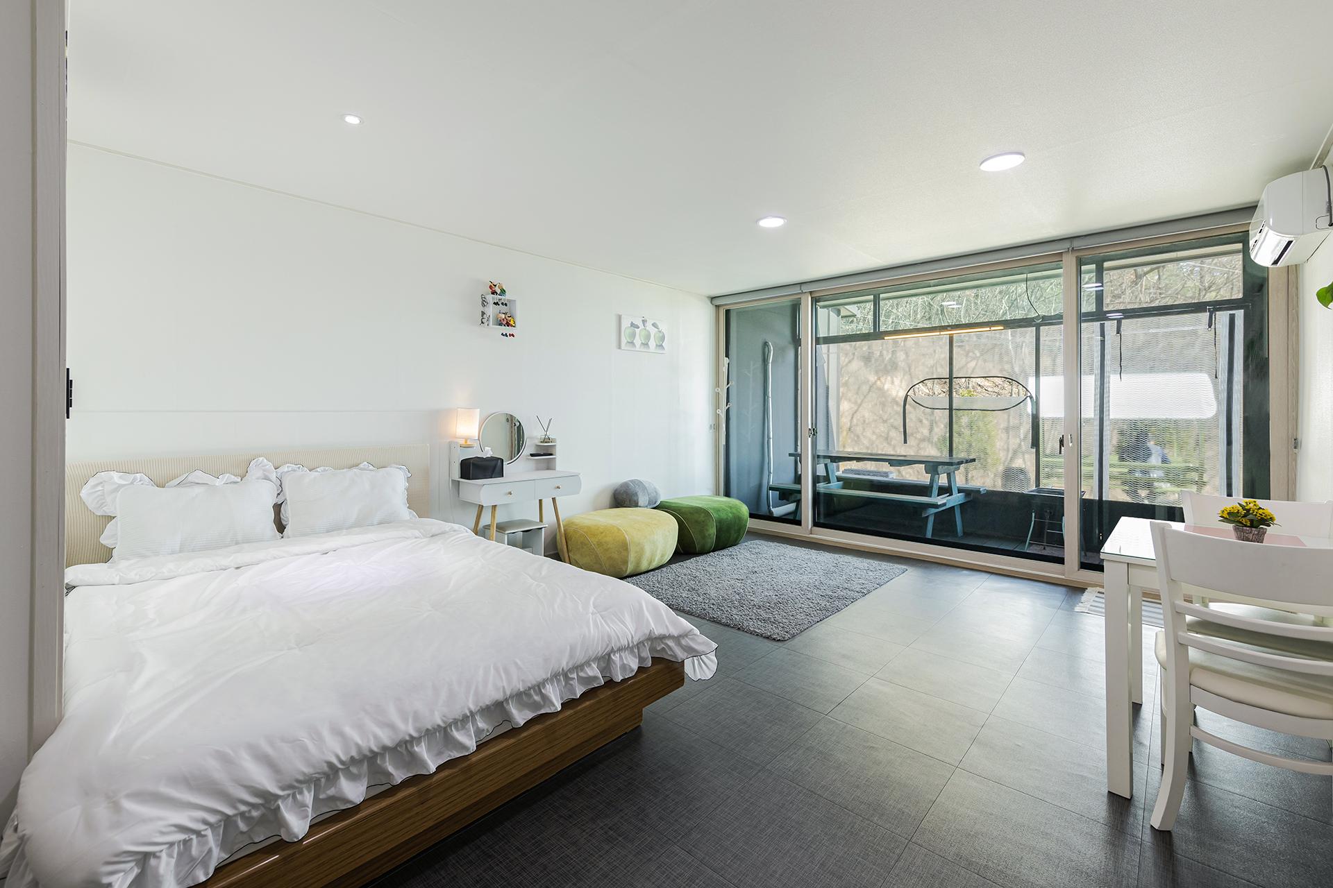 Room, Single, Chair Bed