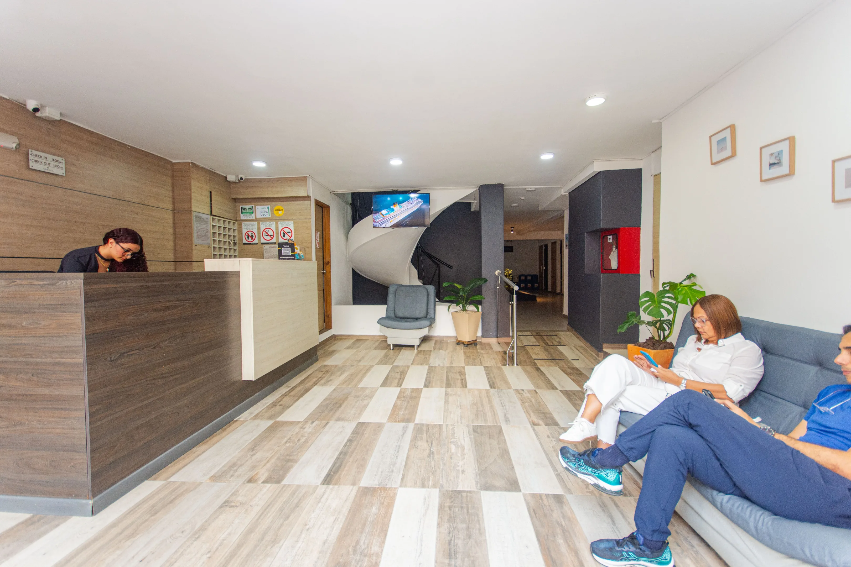 Novus Laureles 4/33