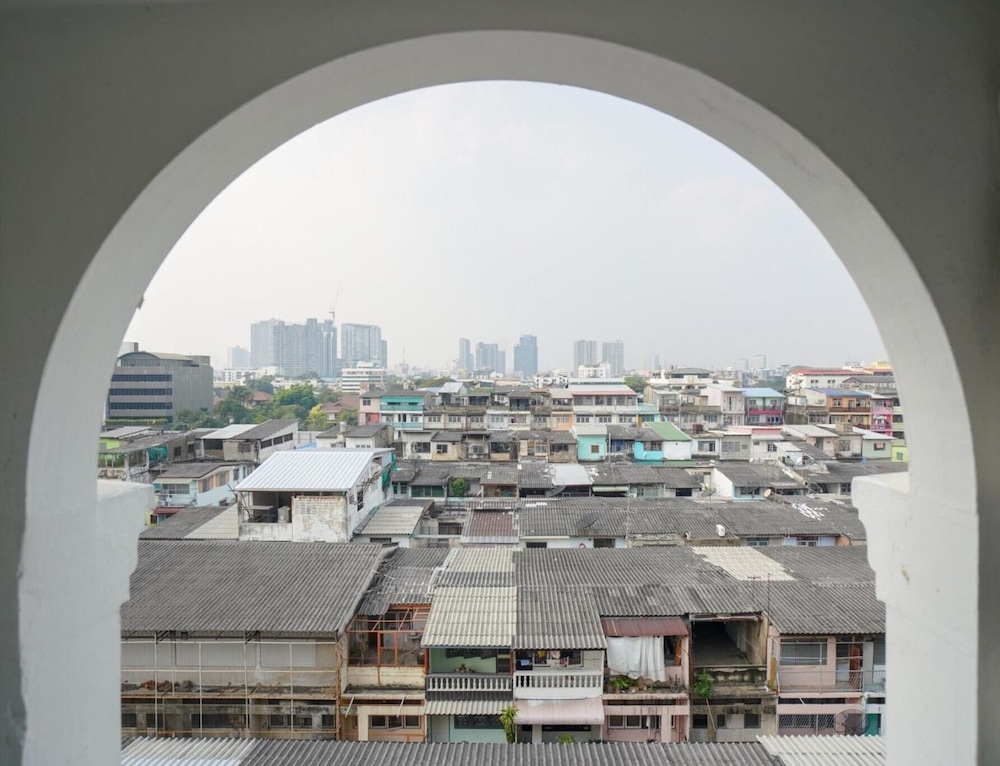 Romance Hotel Sukhumvit 97 12/58