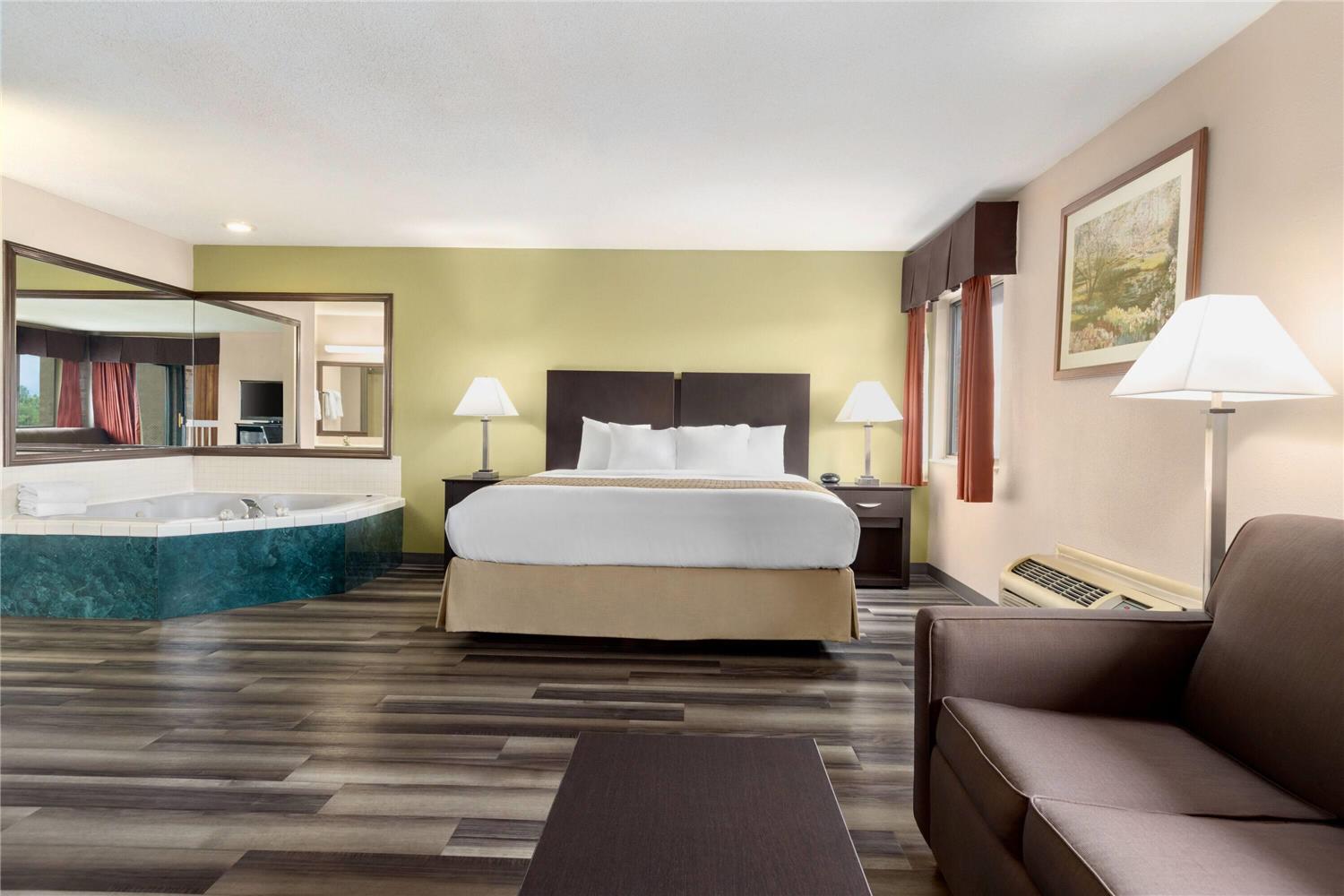 Baymont By Wyndham Monroe, MI 14/36