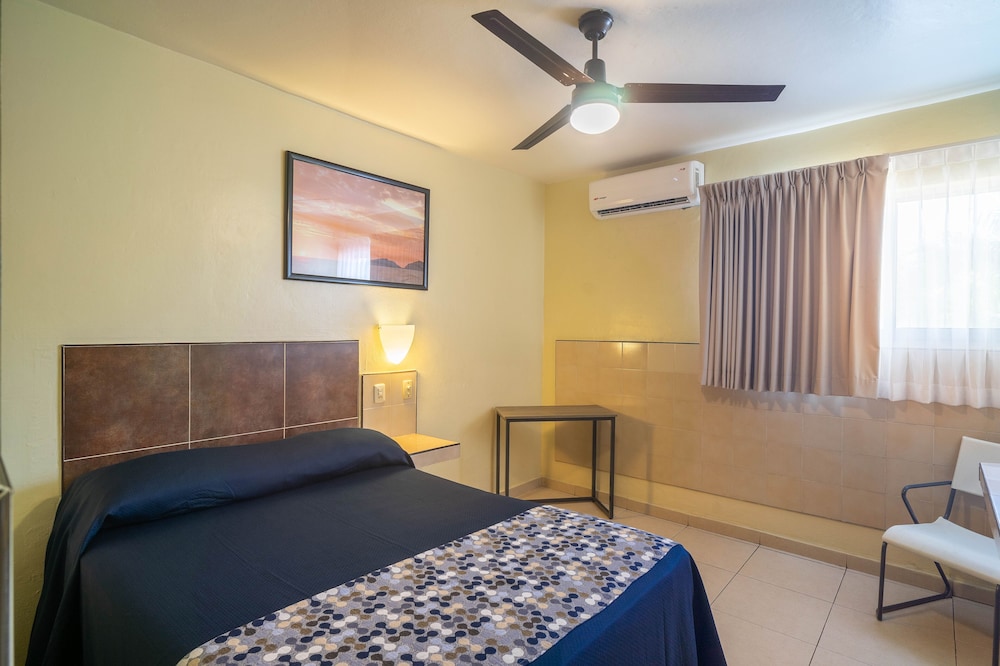 HOTEL MAZATLAN 8/24