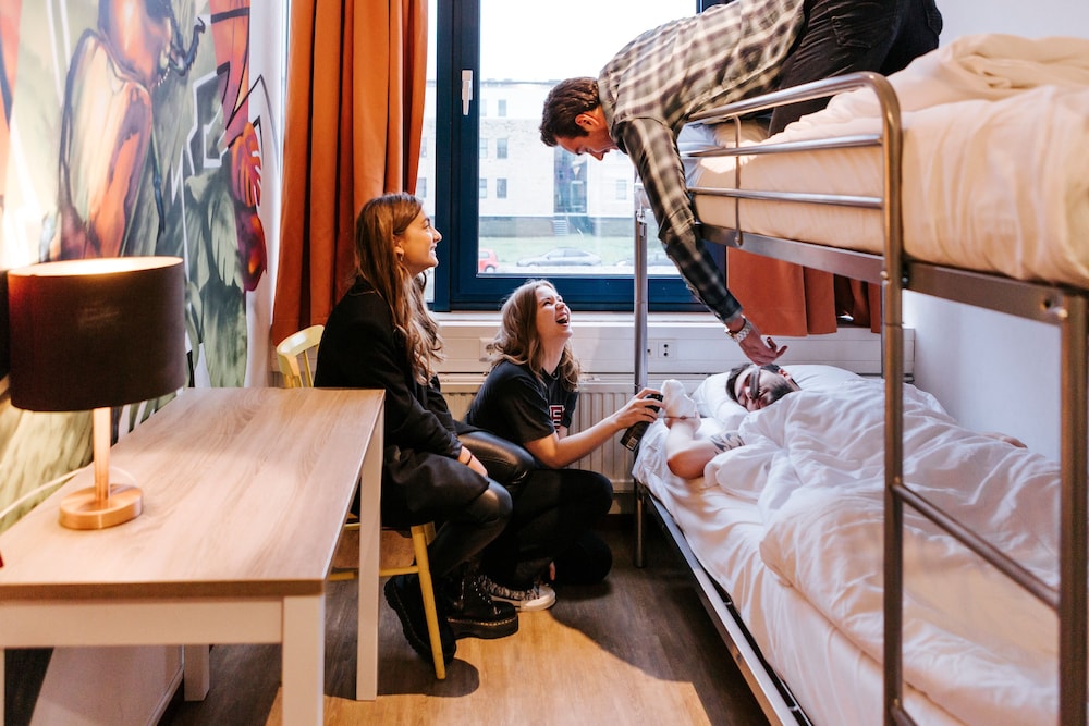 Amsterdam Teleport Hotel 61/74