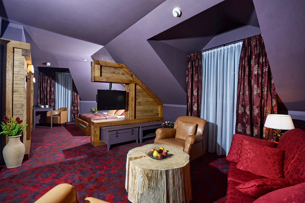 EX. BEST WESTERN HOTEL ZUBROWKA 13/22
