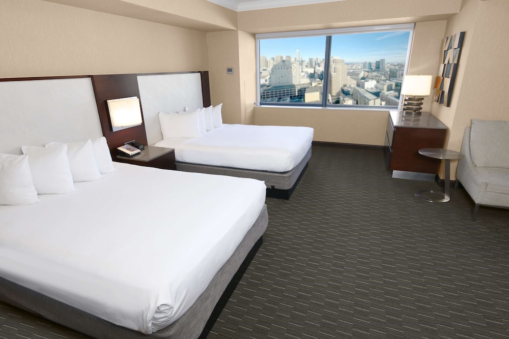 Deluxe, 2 Double beds