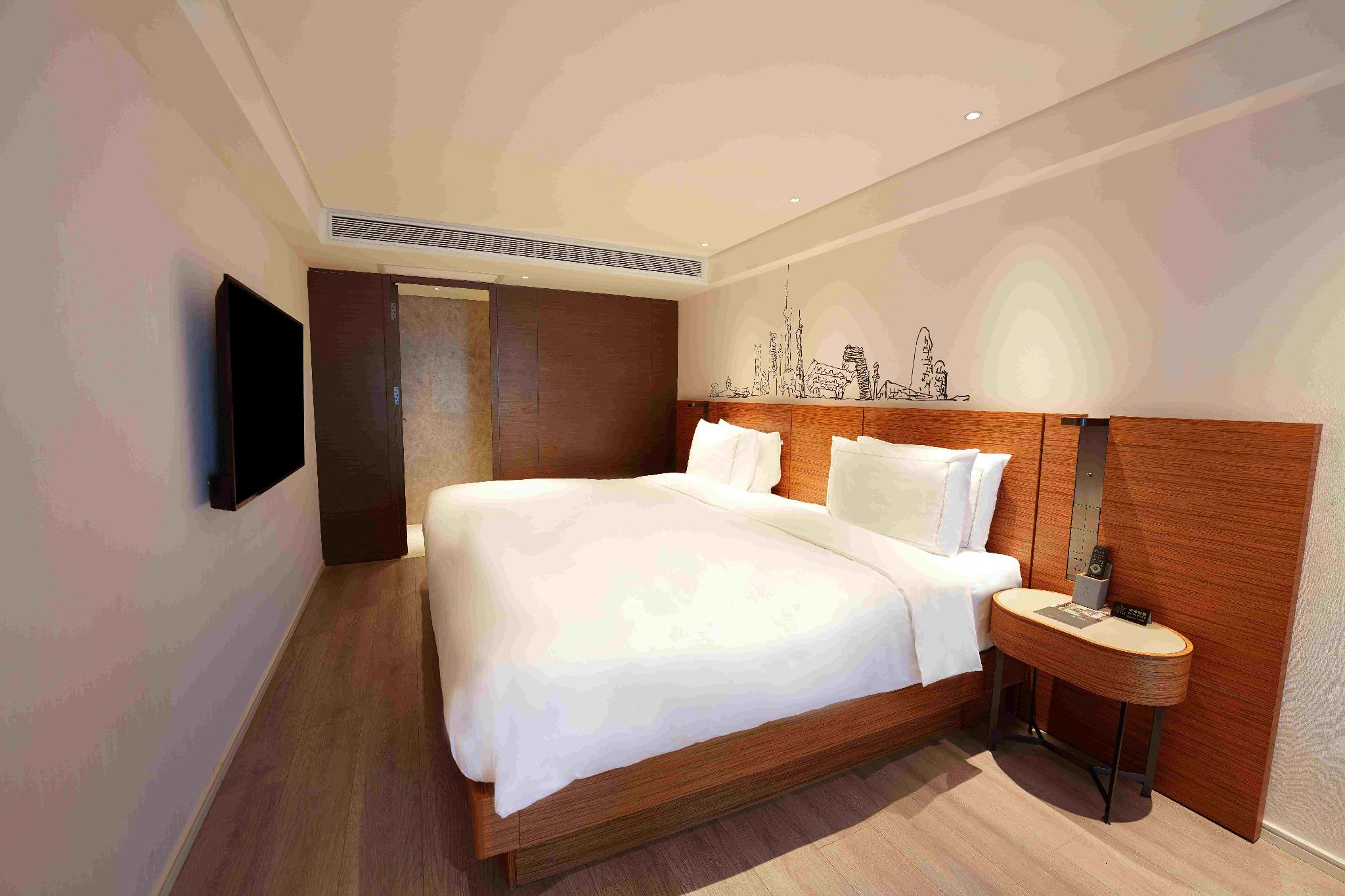 Duplex, Hollywood, Double Bed