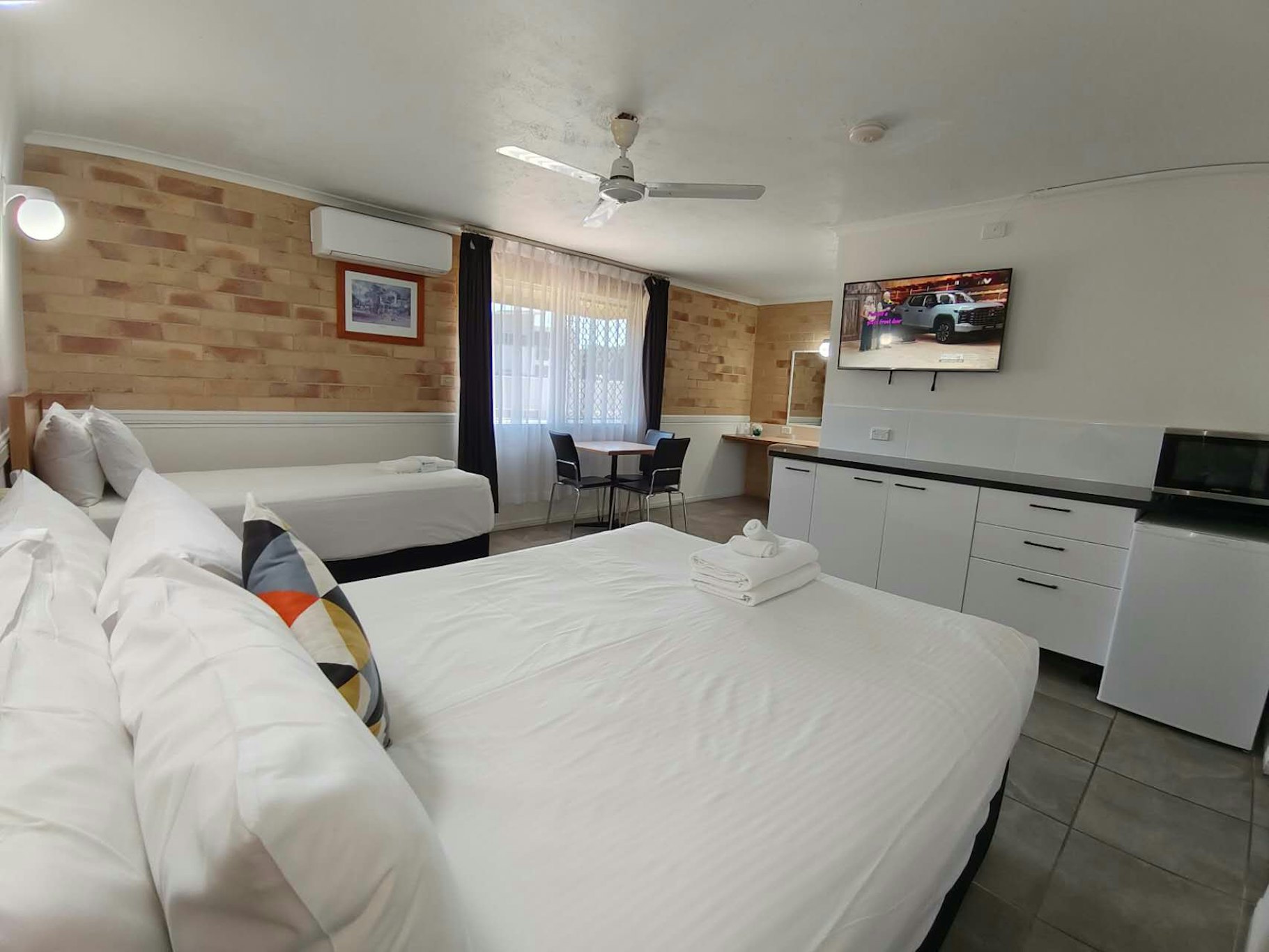 Ambassador Motor Lodge 12/49