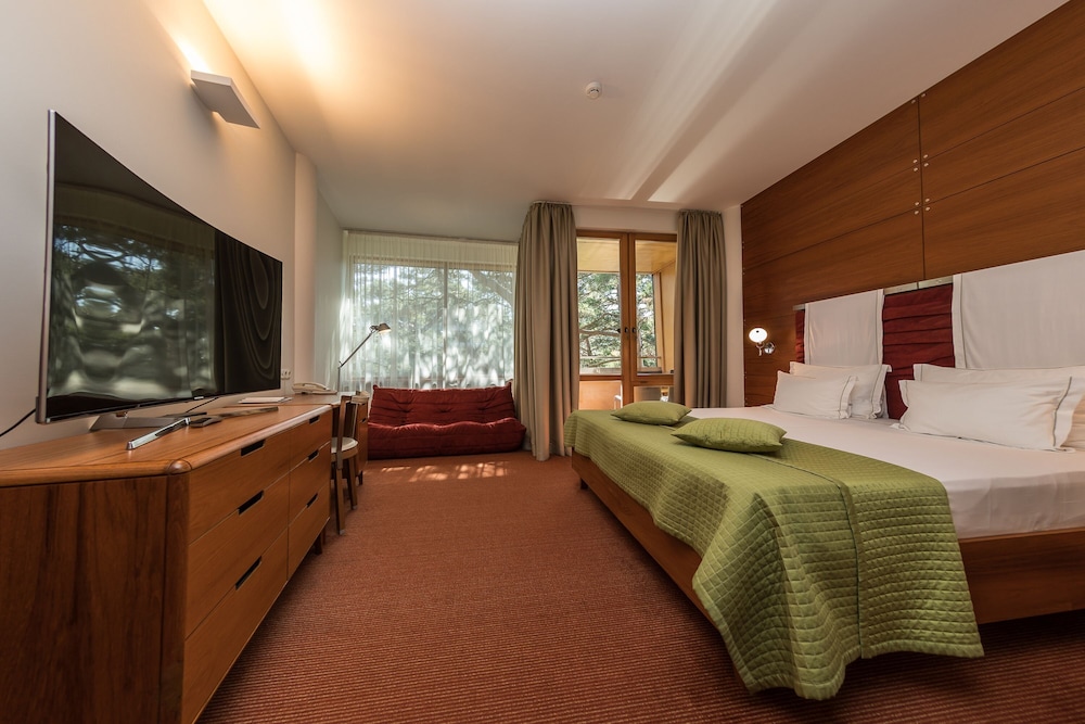 Superior, King Bed, Luxury Building