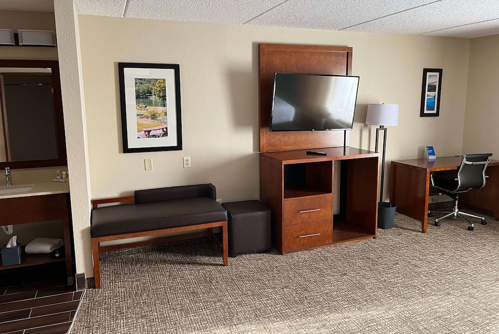 Wingate by Wyndham Clearfield 22/25