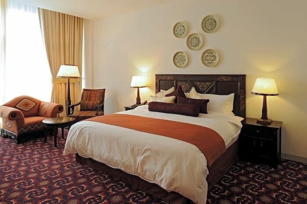 DUSHANBE SERENA HOTEL 18/70