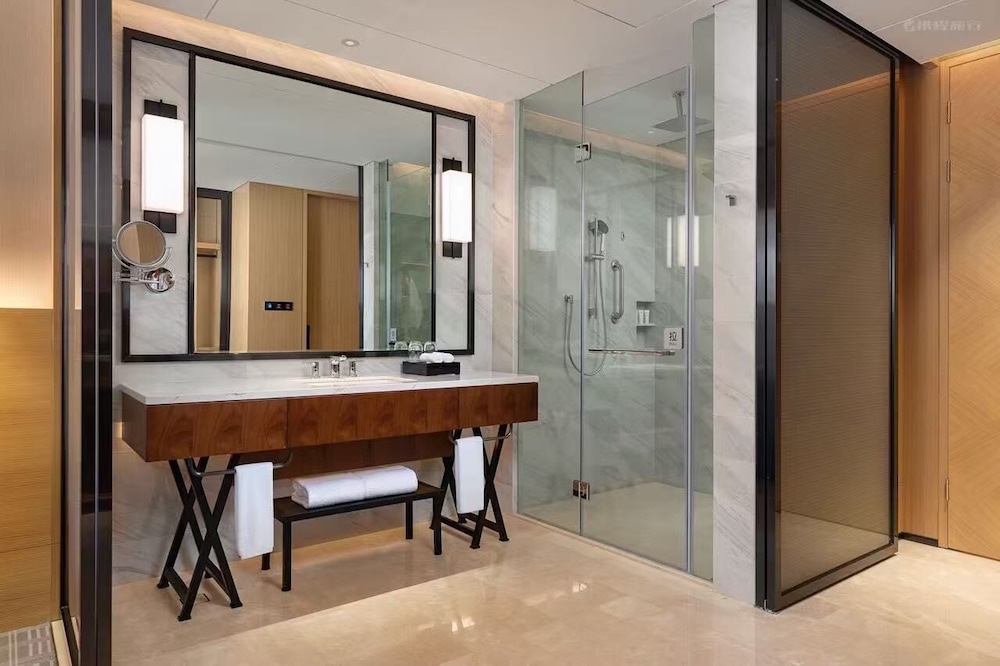 Radisson Hangzhou Qianjiang 56/58